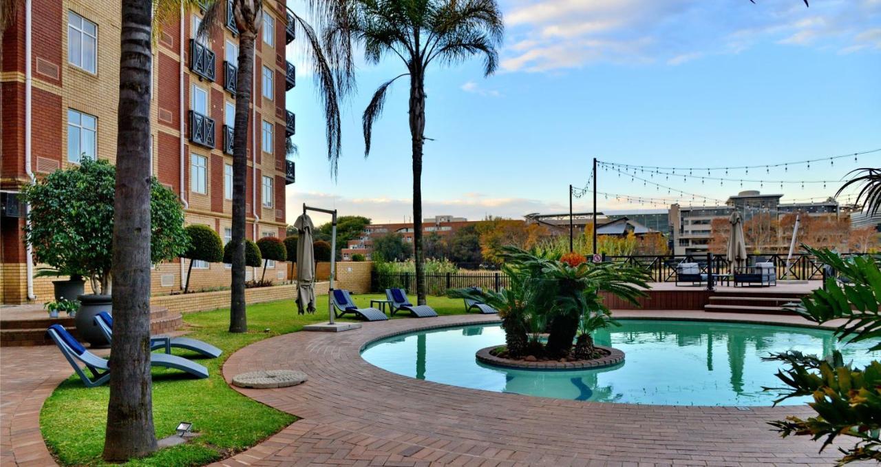 Anew Hotel Centurion Pretoria Exterior photo